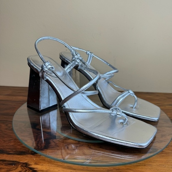 NEW Marc Fisher Giada Sandal in silver - Picture 9 of 16
